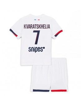Billige Paris Saint-Germain Khvicha Kvaratskhelia #7 Bortedraktsett Barn 2025-26 Kortermet (+ Korte bukser)